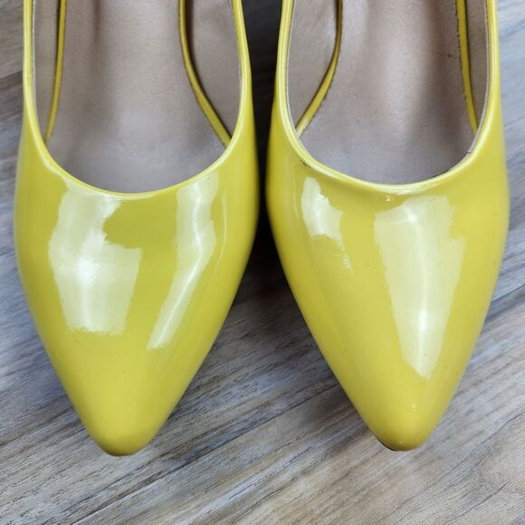 🩵NWOB Yellow Patent Classic Heels Size 8 - Picture 8 of 14
